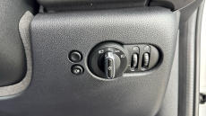 MINI Hatchback 1.5 Cooper Classic 3dr Auto [Comfort/Nav Pack] Petrol Hatchback